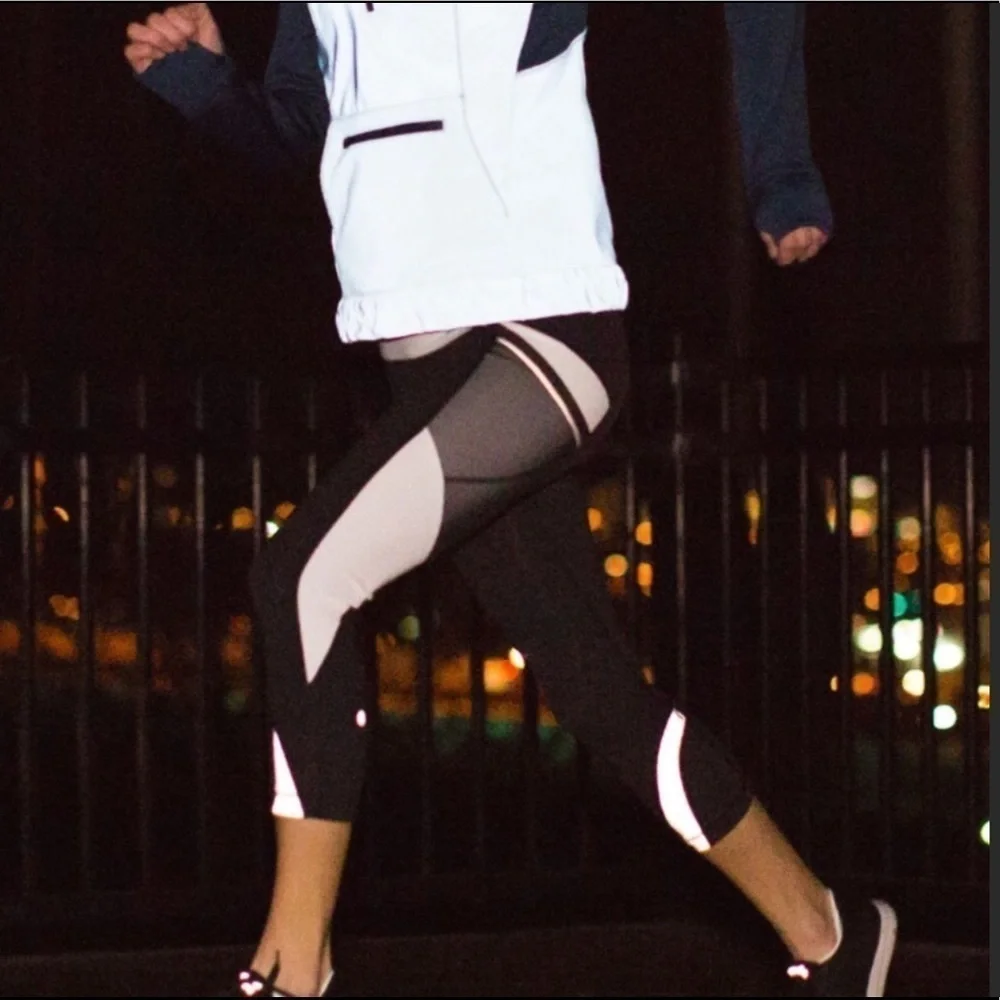 Lululemon Run Inspire Crop II Reflective legging Size 4